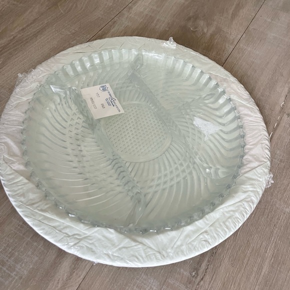 New! WM. A Rogers 1881, Silver plate relish dish with glass 4 section insert - Picture 5 of 7